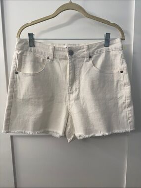 Abound (Nordstrom) White Raw-Hem Denim Shorts